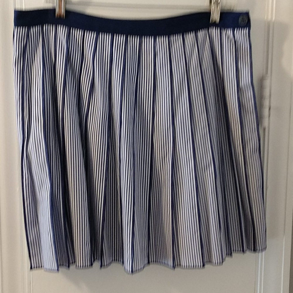 Vineyard Vines pleated midi skirt